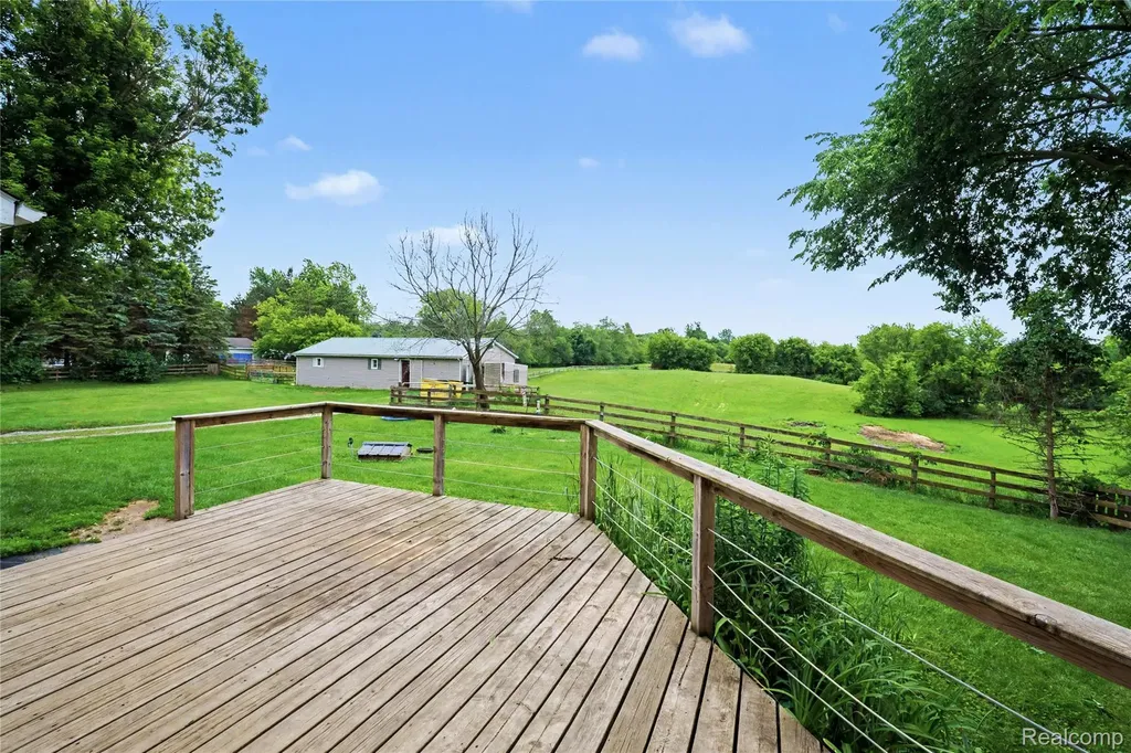 3556 E Dryden Road Dryden Township MI 48455