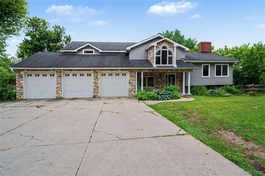 3556 E Dryden Road Dryden Township MI 48455