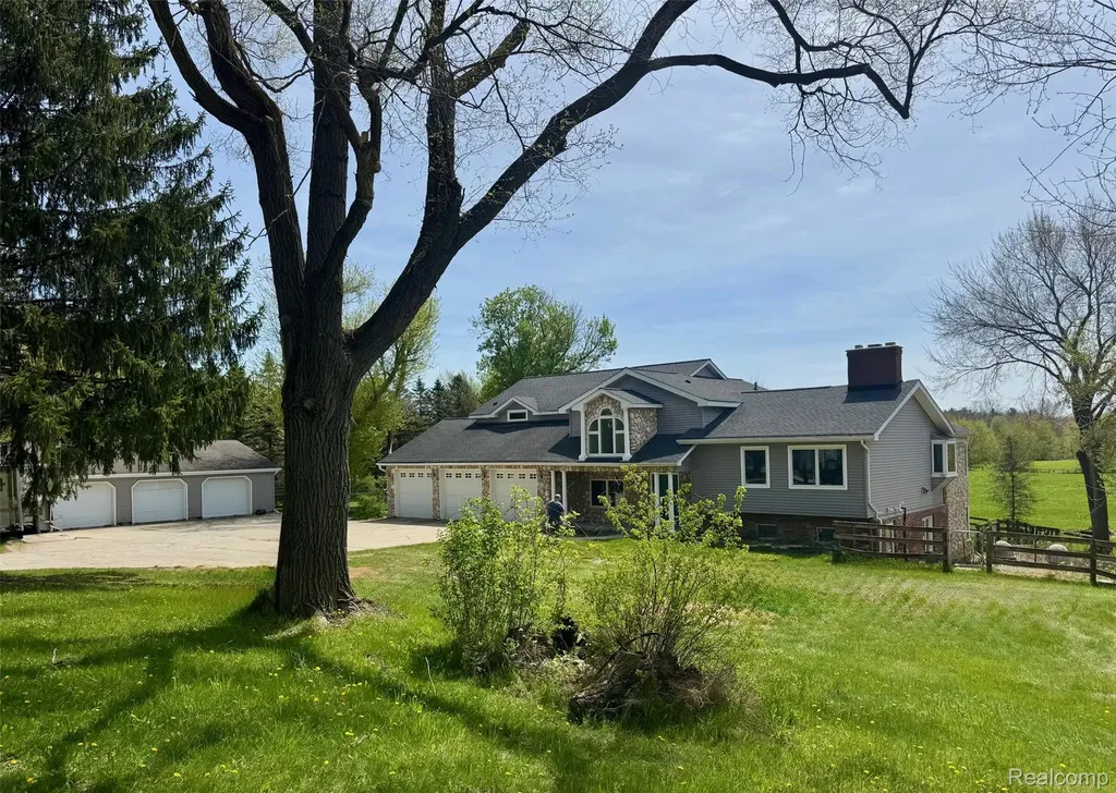 3556 E Dryden Road Dryden Township MI 48455