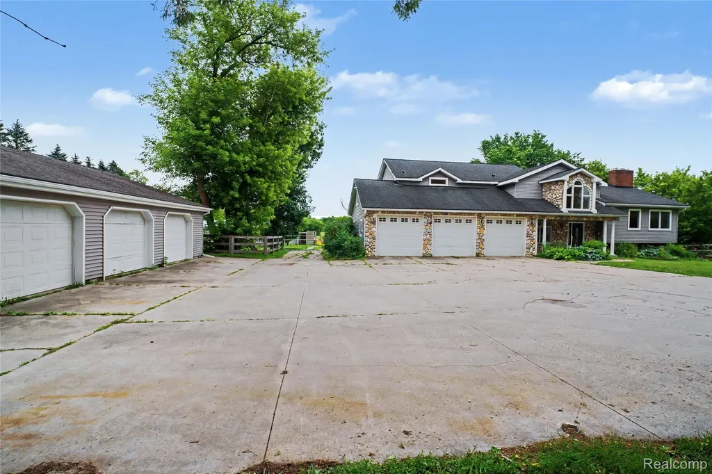 3556 E Dryden Road Dryden Township MI 48455