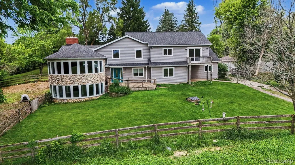 3556 E Dryden Road Dryden Township MI 48455