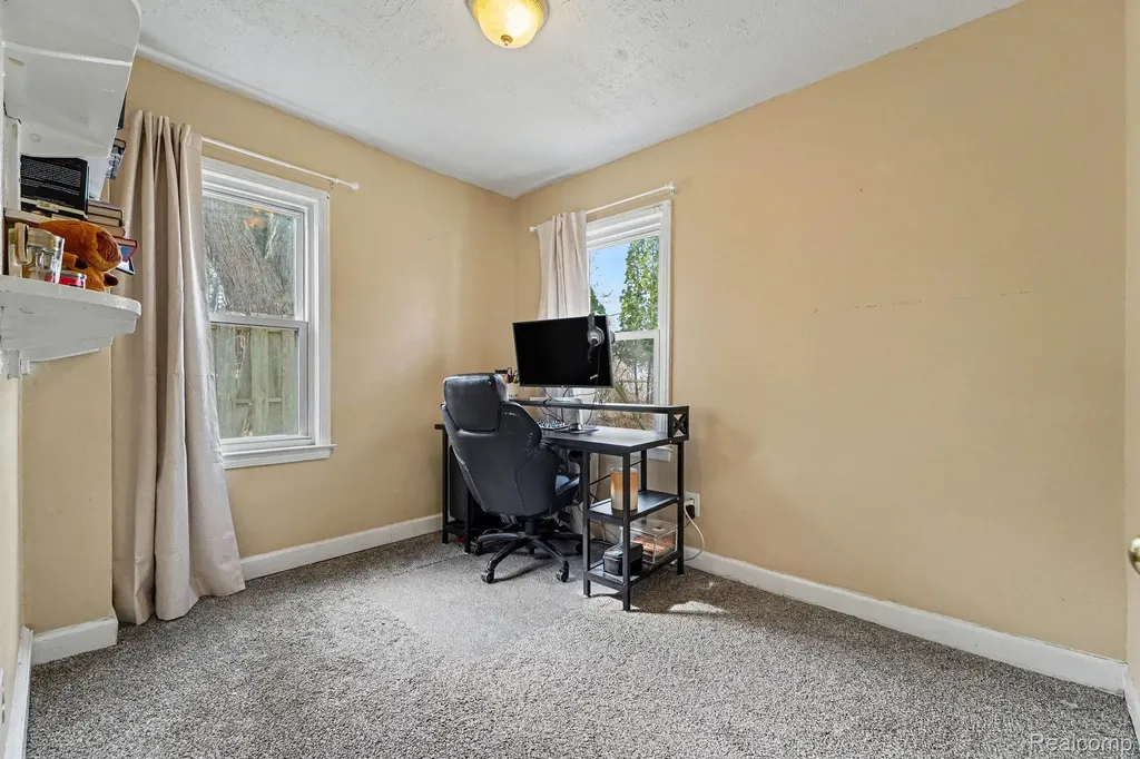 20620 Westhampton Avenue Southfield City MI 48075