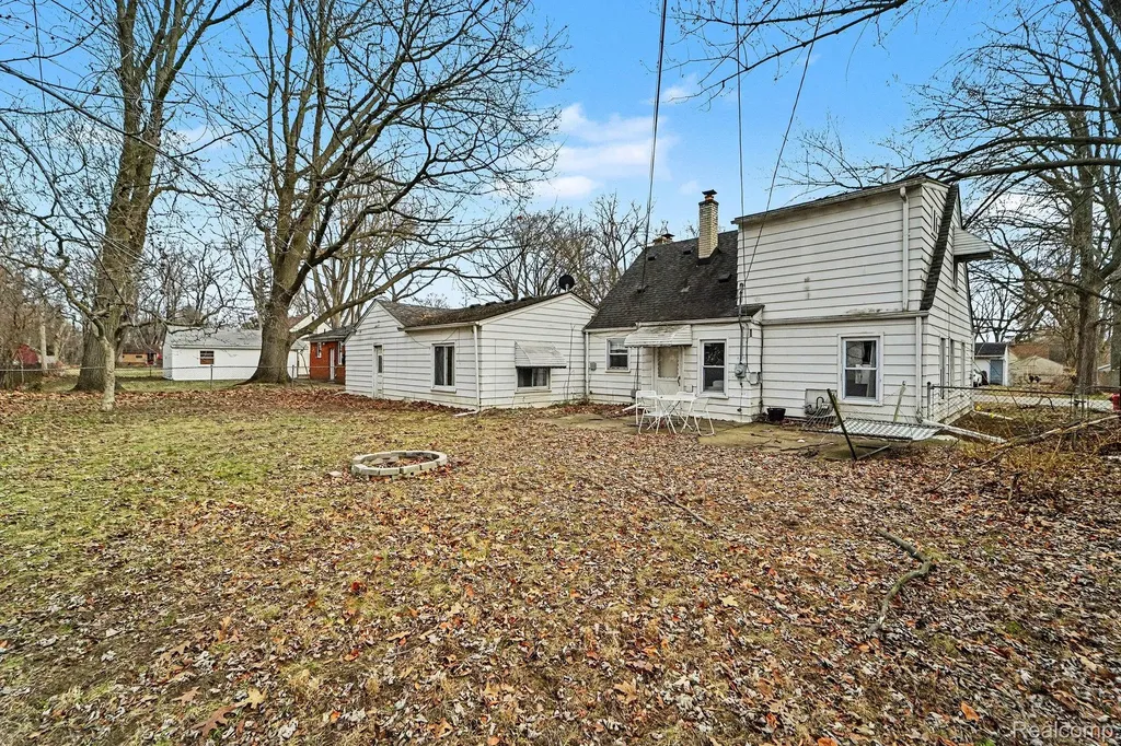 20620 Westhampton Avenue Southfield City MI 48075