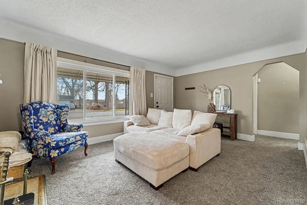 20620 Westhampton Avenue Southfield City MI 48075