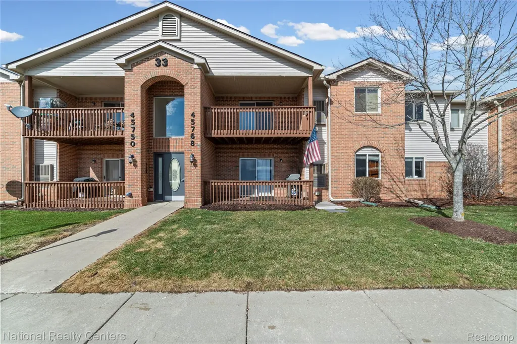 45750 Prairiegrass Court Van Buren Charter Township MI 48111