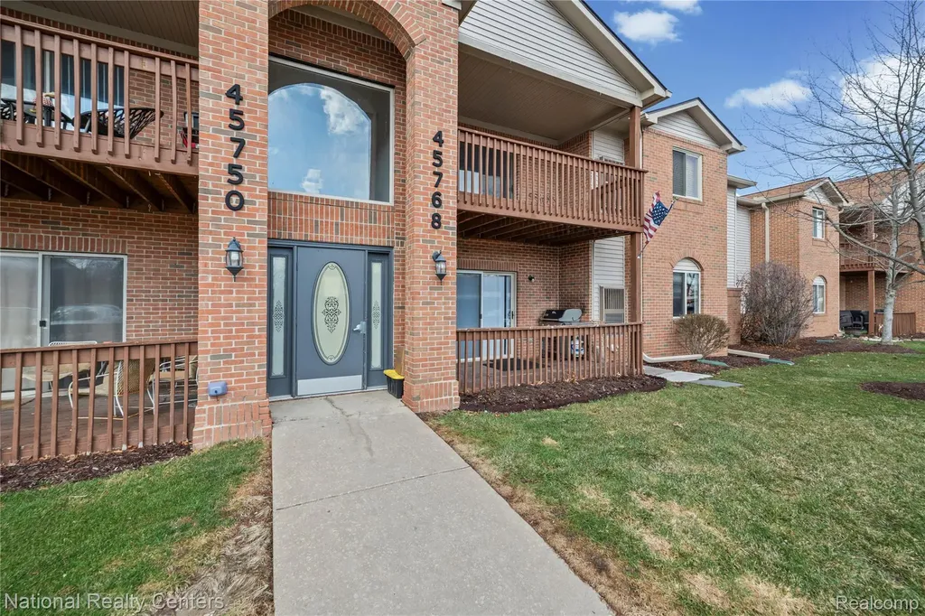 45750 Prairiegrass Court Van Buren Charter Township MI 48111