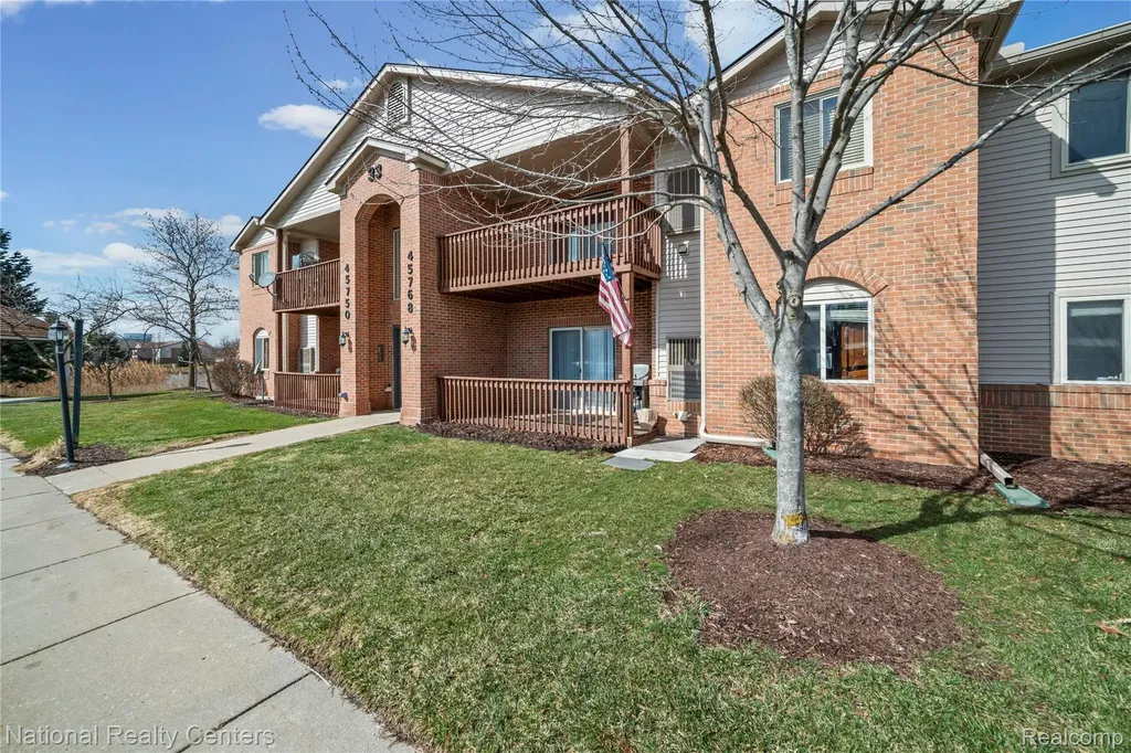 45750 Prairiegrass Court Van Buren Charter Township MI 48111