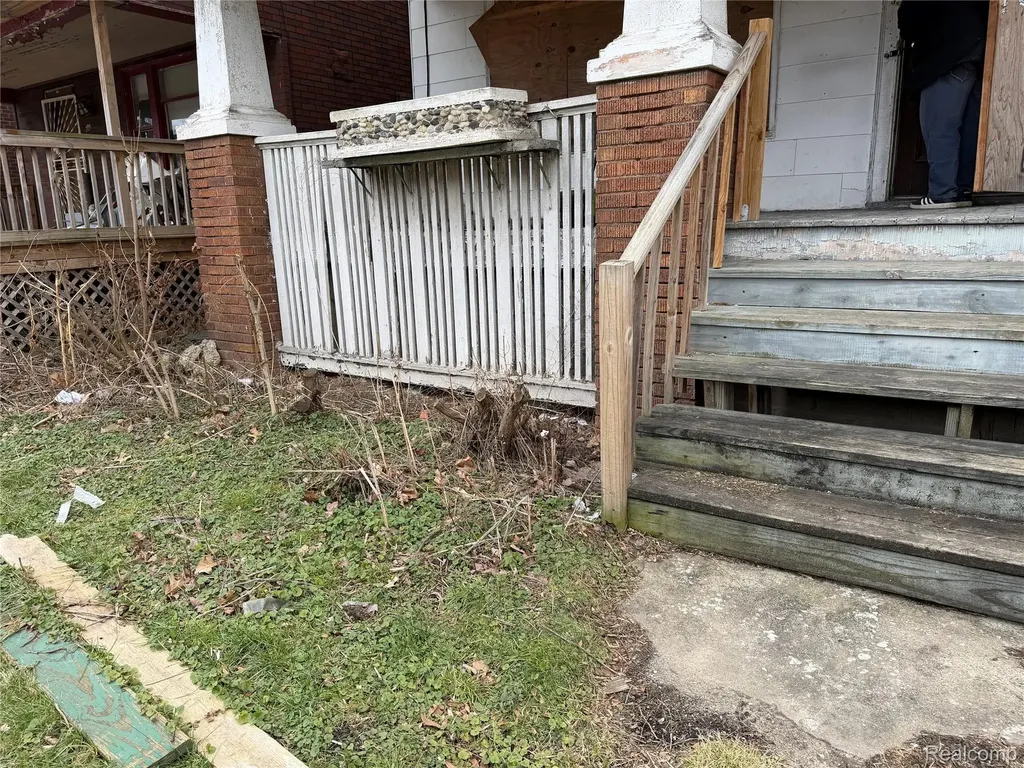 73 Grove Street Highland Park City MI 48203