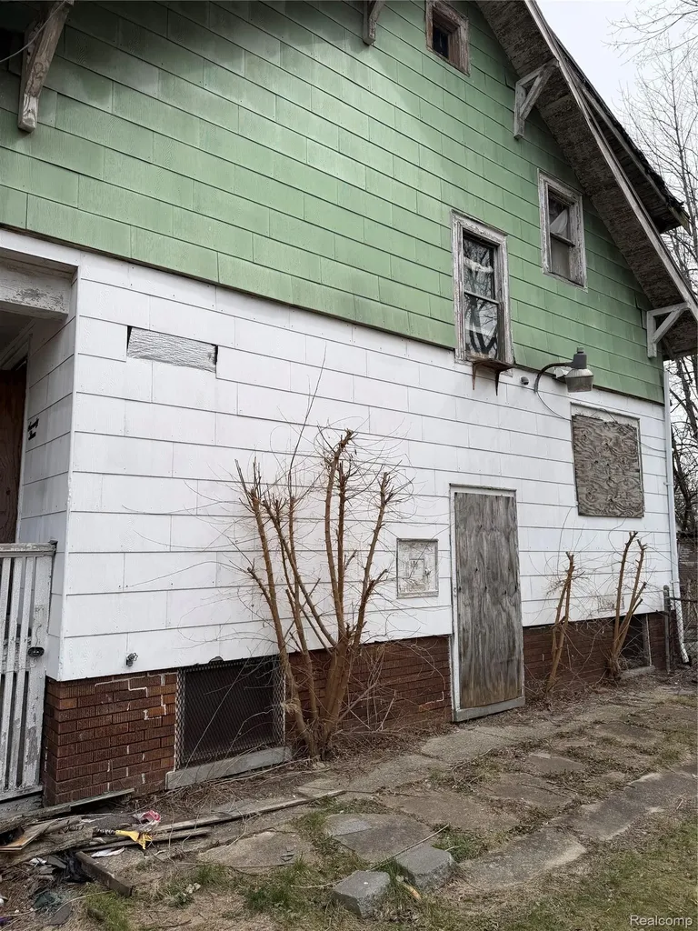 73 Grove Street Highland Park City MI 48203