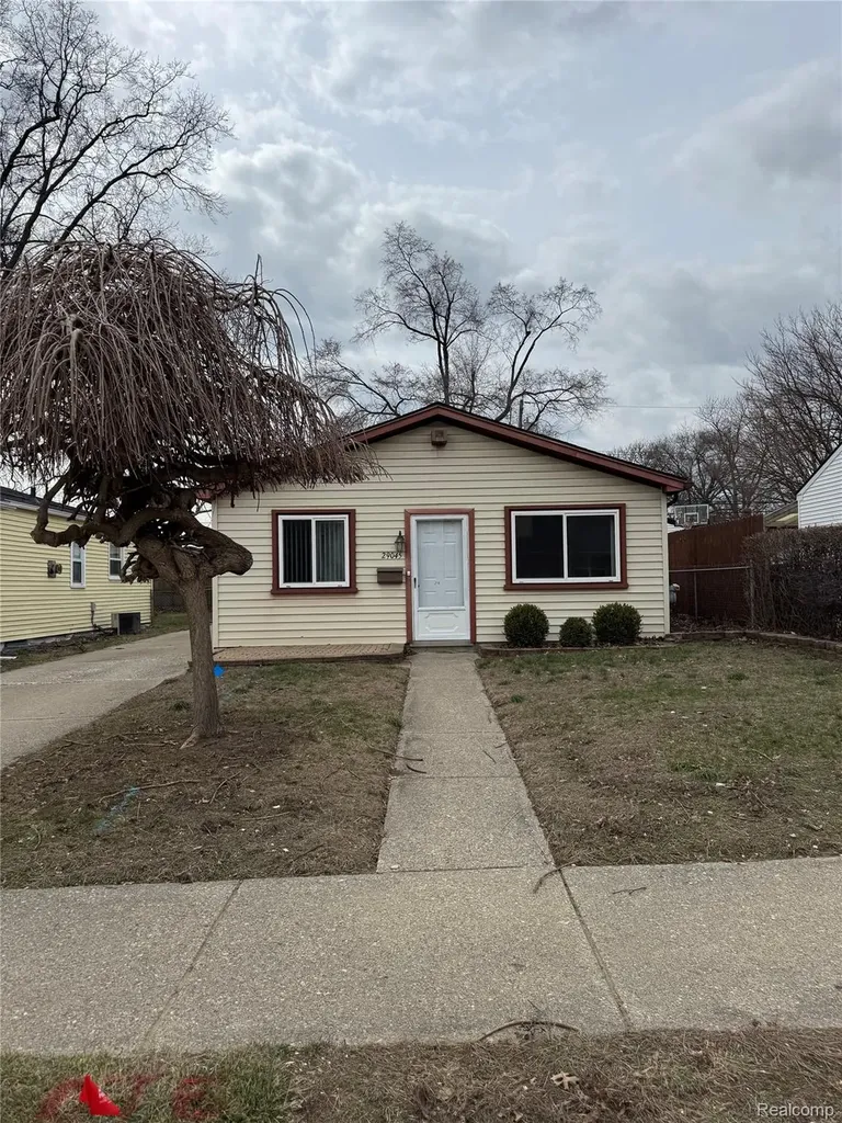 29045 Howard Avenue Madison Heights City MI 48071
