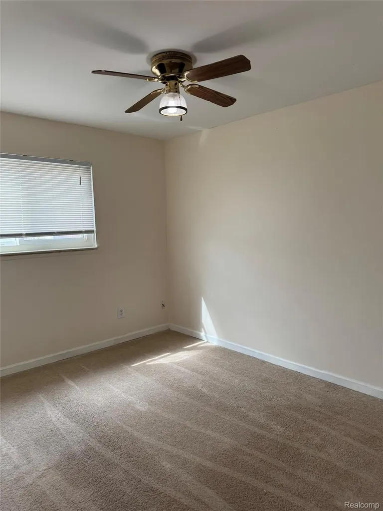 29045 Howard Avenue Madison Heights City MI 48071