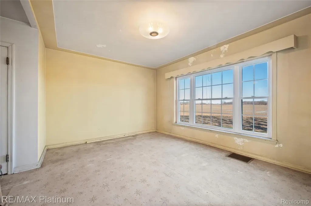 1136 S Nichols Road Clayton Charter Township MI 48473