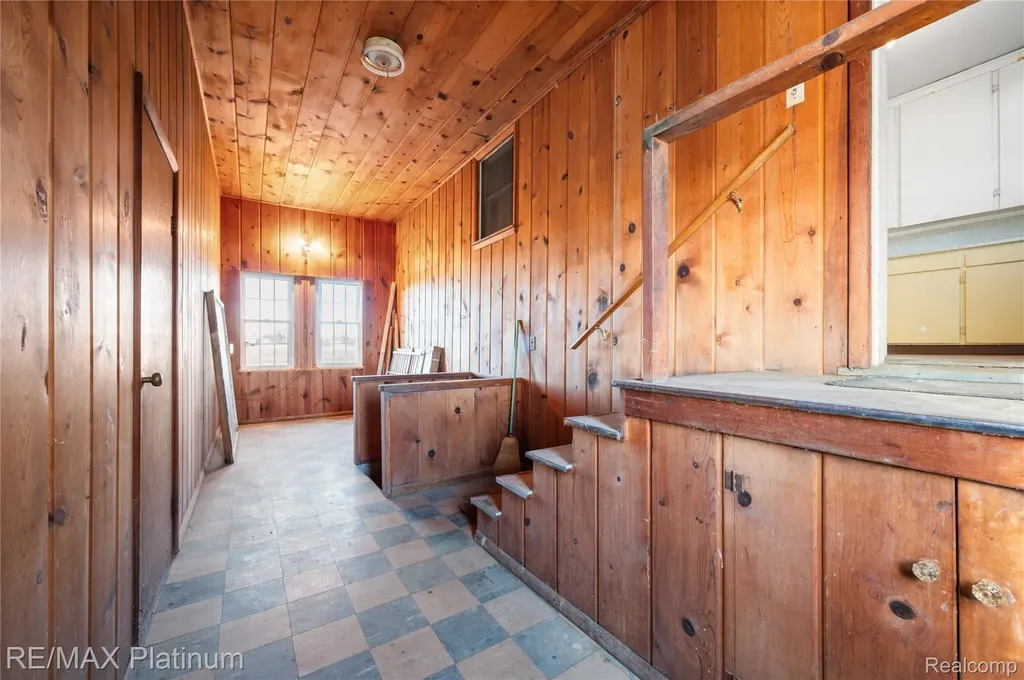1136 S Nichols Road Clayton Charter Township MI 48473