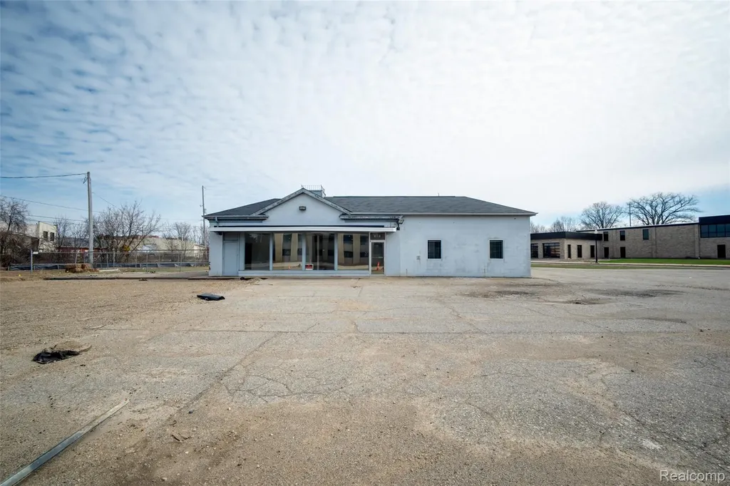 301 S Cooper Street Jackson City MI 49201