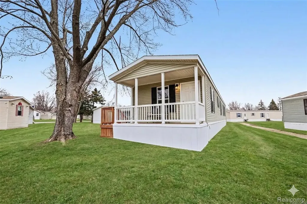 49611 Au Lac Drive E Macomb Township MI 48051