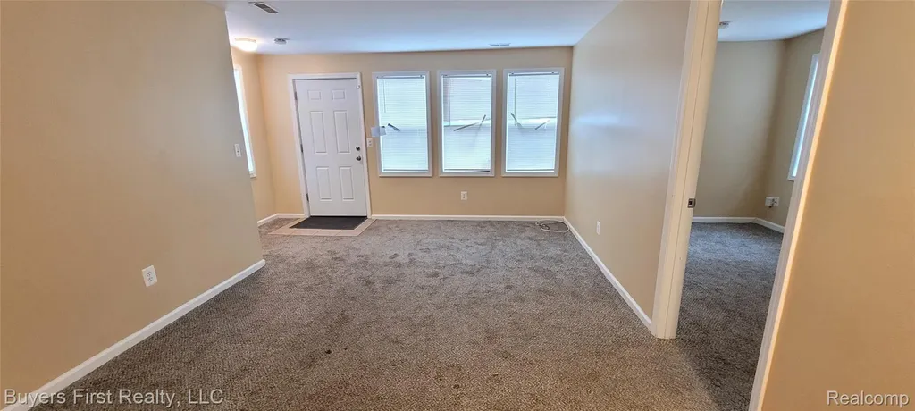 7052 Meadow Avenue Warren City MI 48091