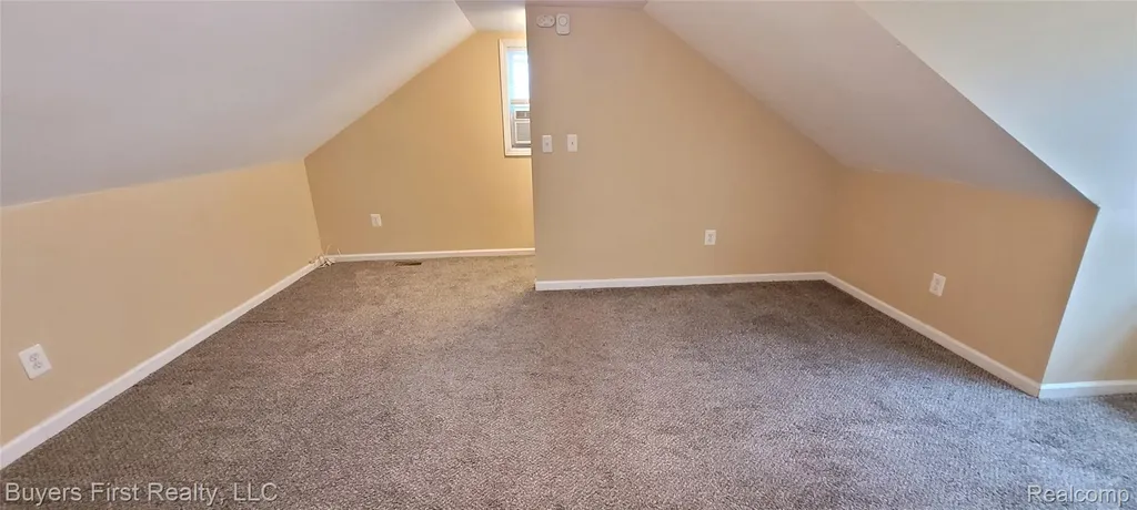 7052 Meadow Avenue Warren City MI 48091