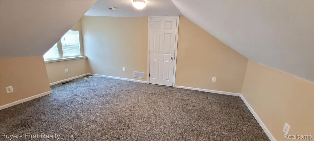 7052 Meadow Avenue Warren City MI 48091