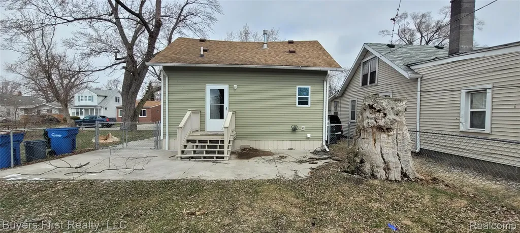 7052 Meadow Avenue Warren City MI 48091