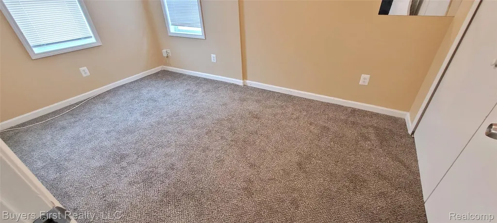 7052 Meadow Avenue Warren City MI 48091