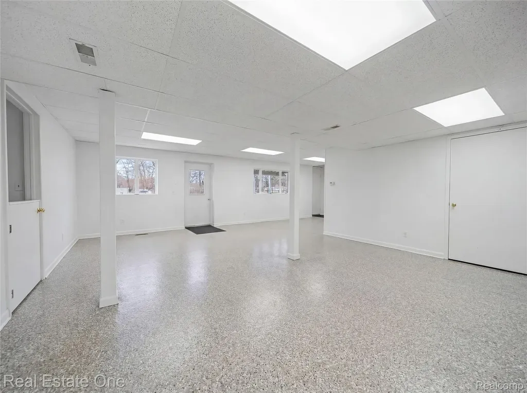 1401 E M 36 Putnam Township MI 48169