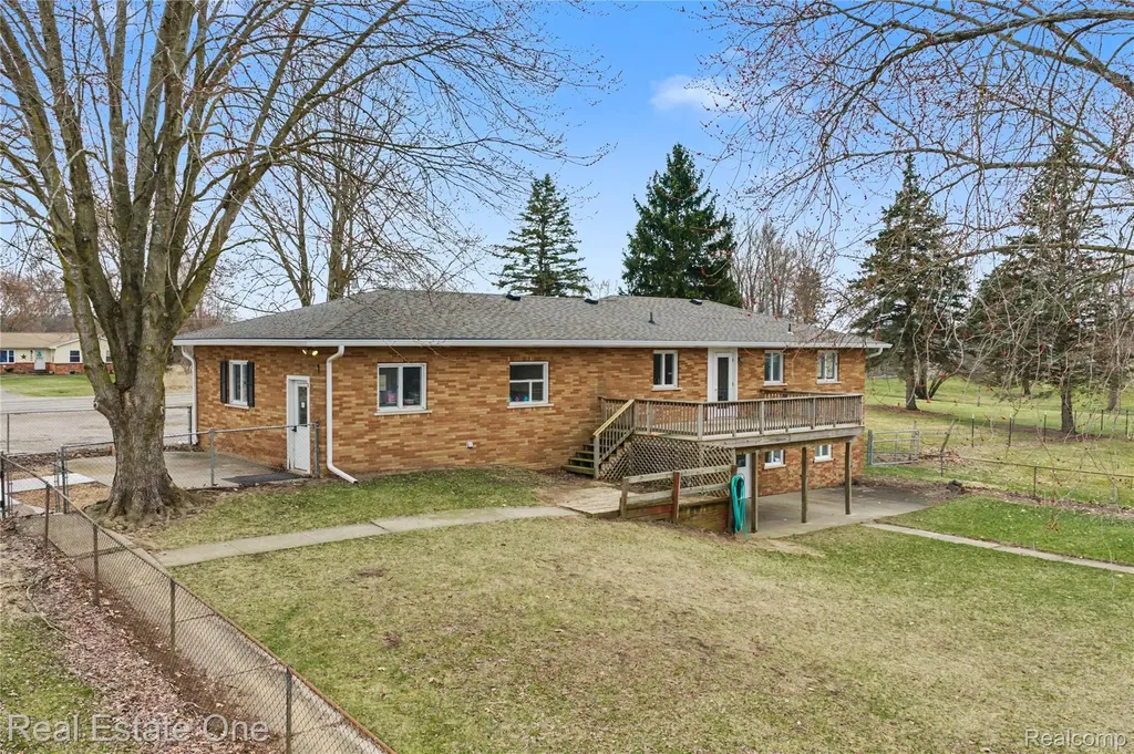 1401 E M 36 Putnam Township MI 48169