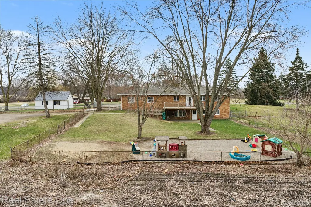 1401 E M 36 Putnam Township MI 48169