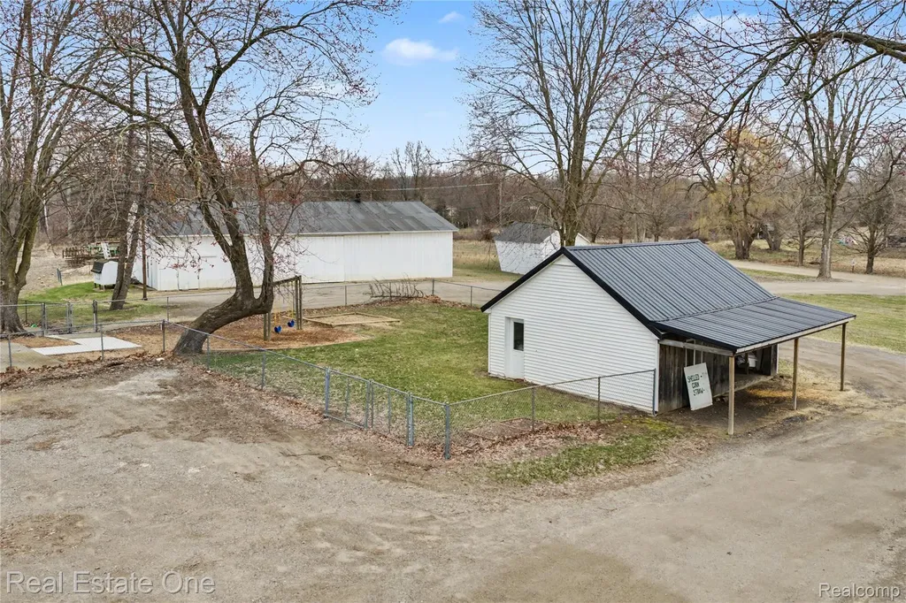 1401 E M 36 Putnam Township MI 48169