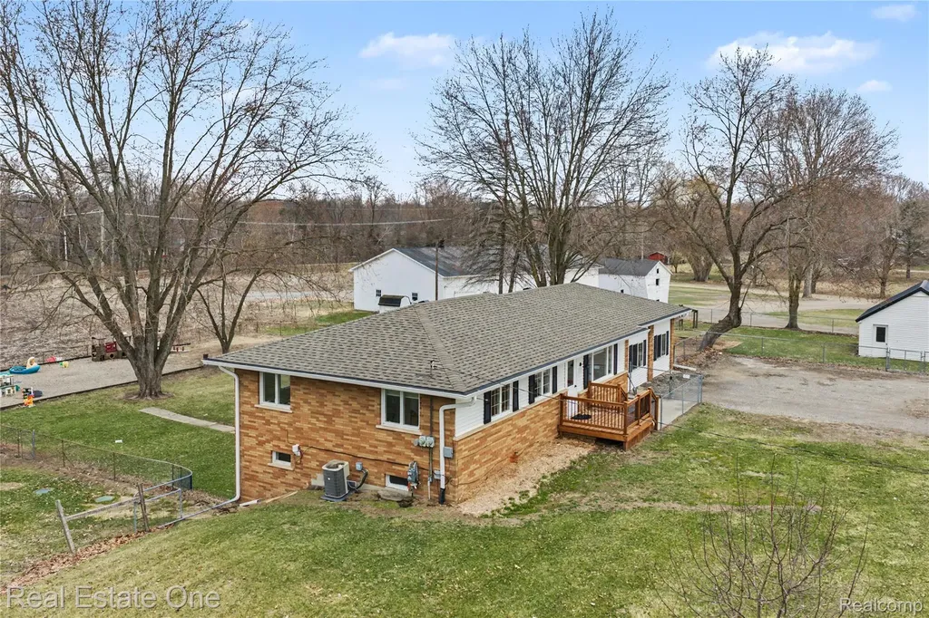 1401 E M 36 Putnam Township MI 48169