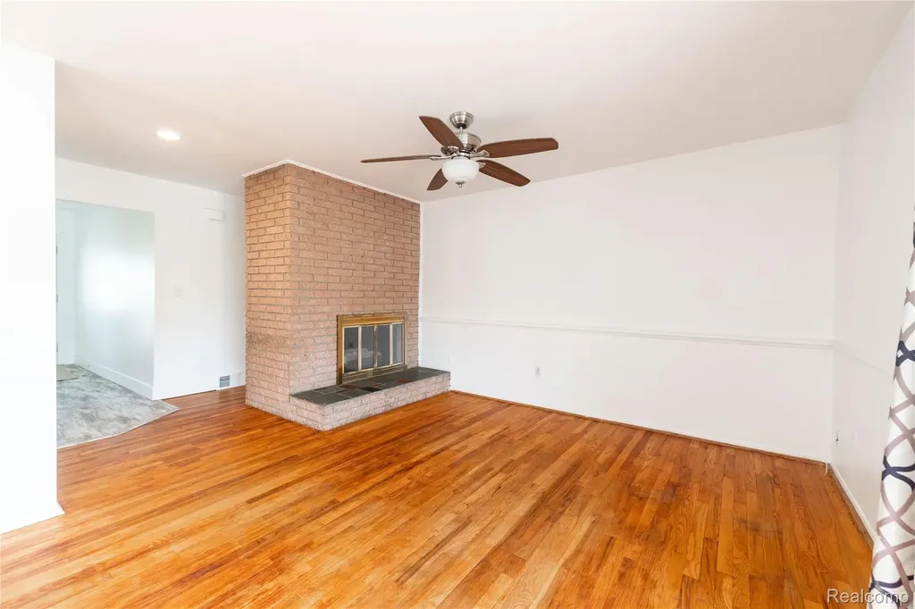 21918 Knudsen Drive Grosse Ile Township MI 48138