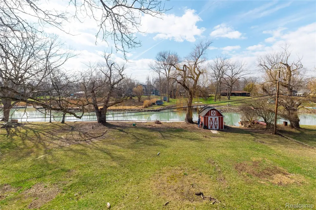 21918 Knudsen Drive Grosse Ile Township MI 48138