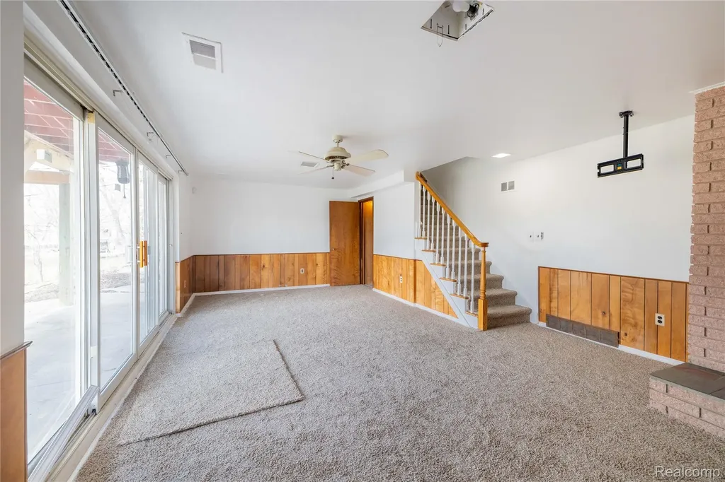 21918 Knudsen Drive Grosse Ile Township MI 48138