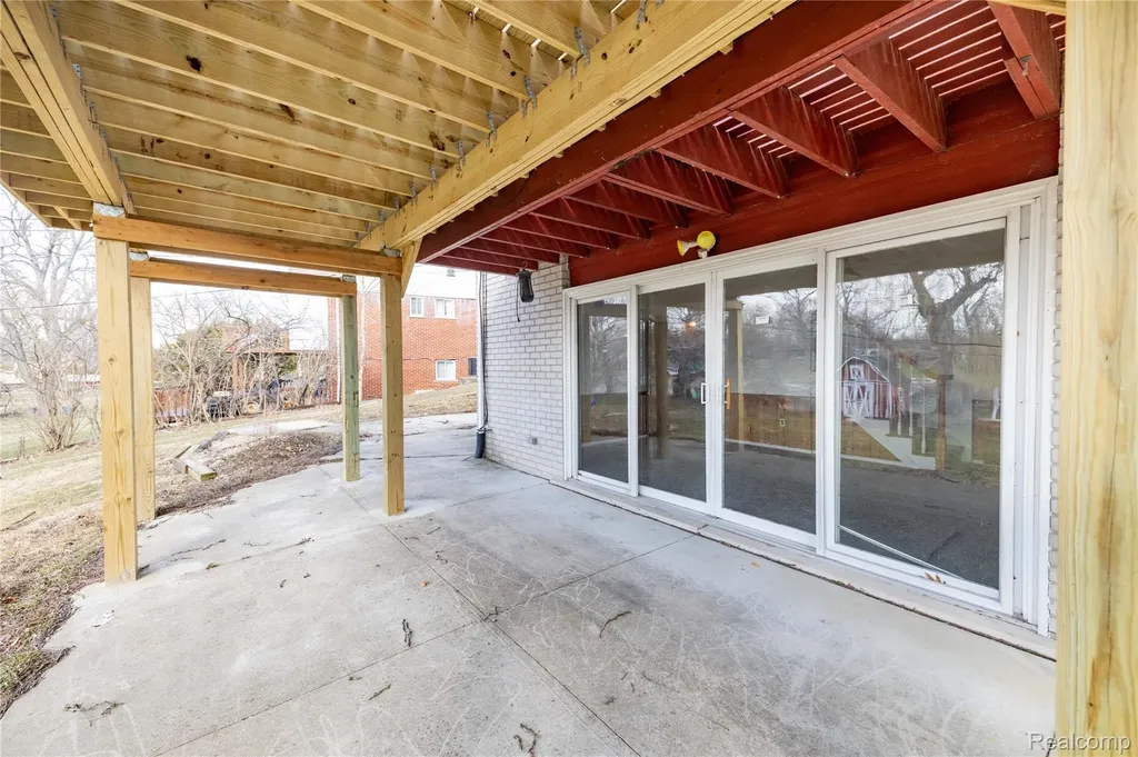 21918 Knudsen Drive Grosse Ile Township MI 48138