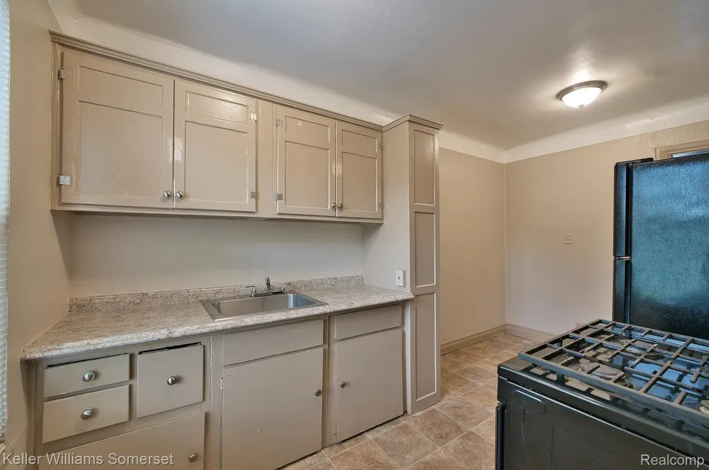 51 Spokane Drive Pontiac City MI 48341
