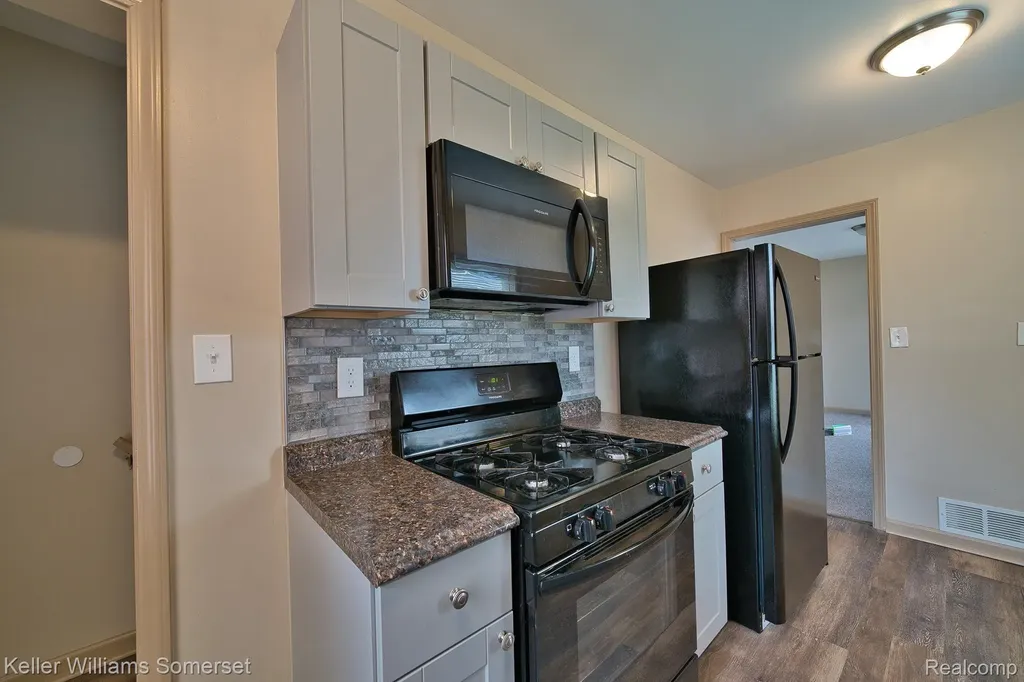 51 Spokane Drive Pontiac City MI 48341