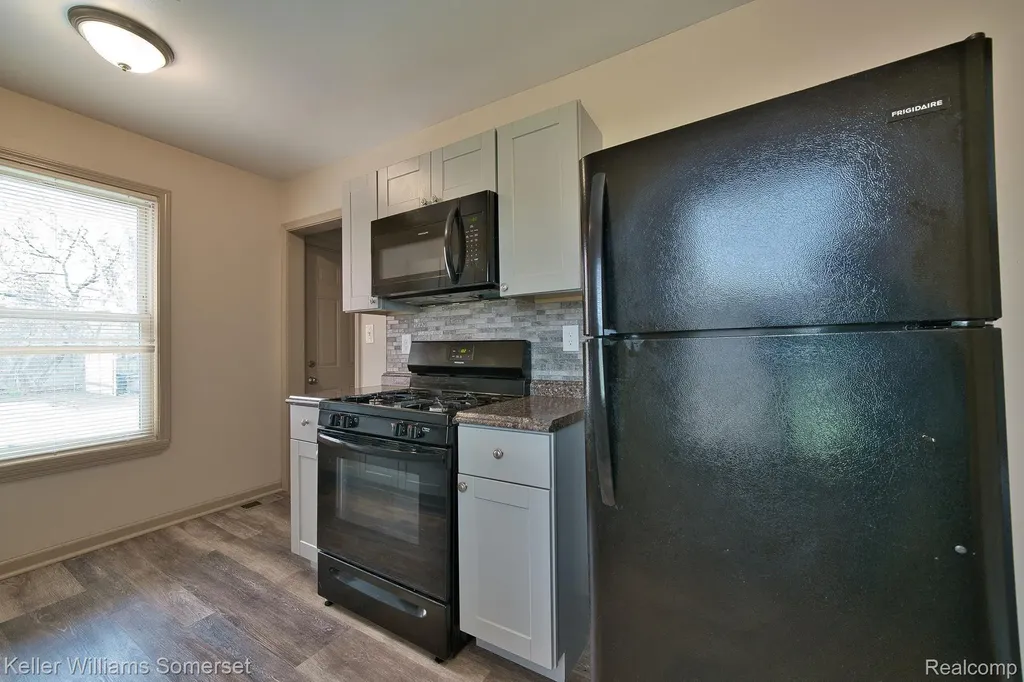 51 Spokane Drive Pontiac City MI 48341