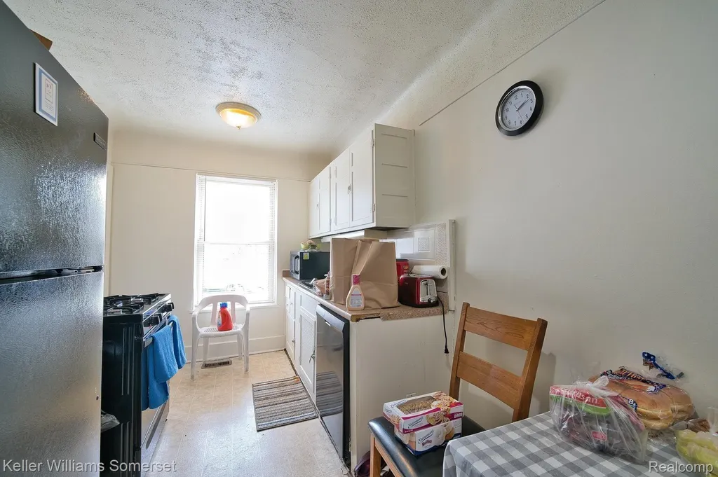 51 Spokane Drive Pontiac City MI 48341