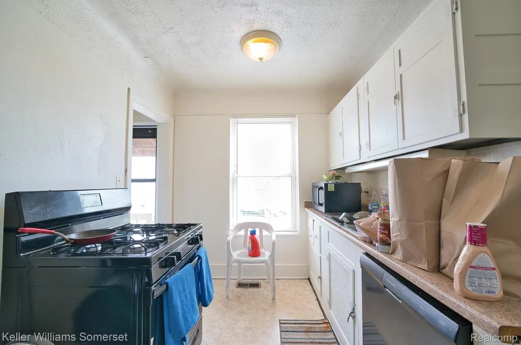 51 Spokane Drive Pontiac City MI 48341