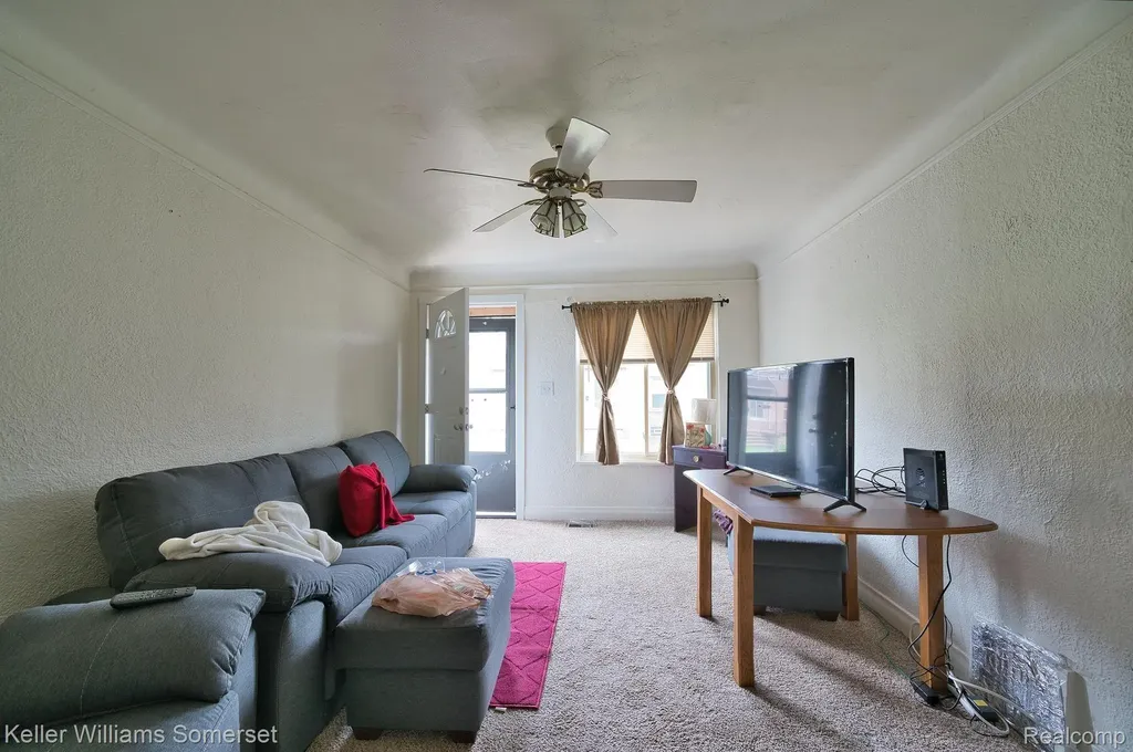 51 Spokane Drive Pontiac City MI 48341