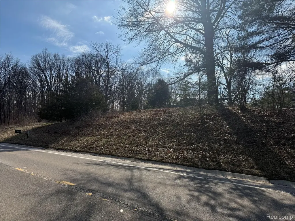 2096 Hunter Road Brighton Township MI 48114