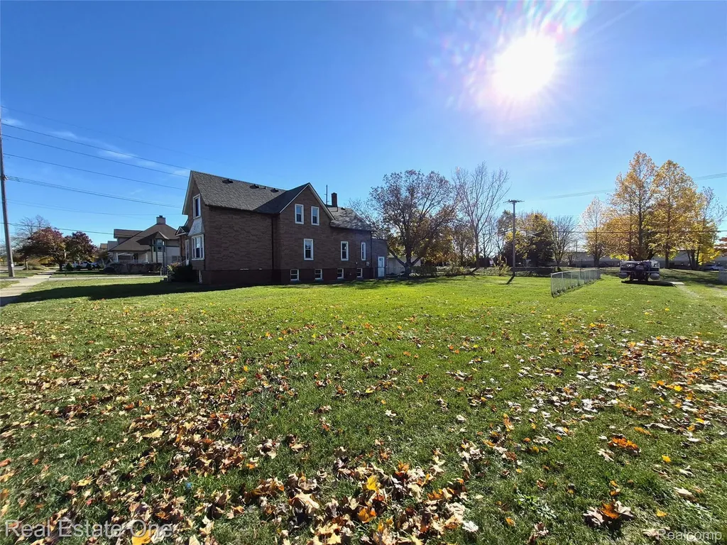 505 Forest Street Wyandotte City MI 48192