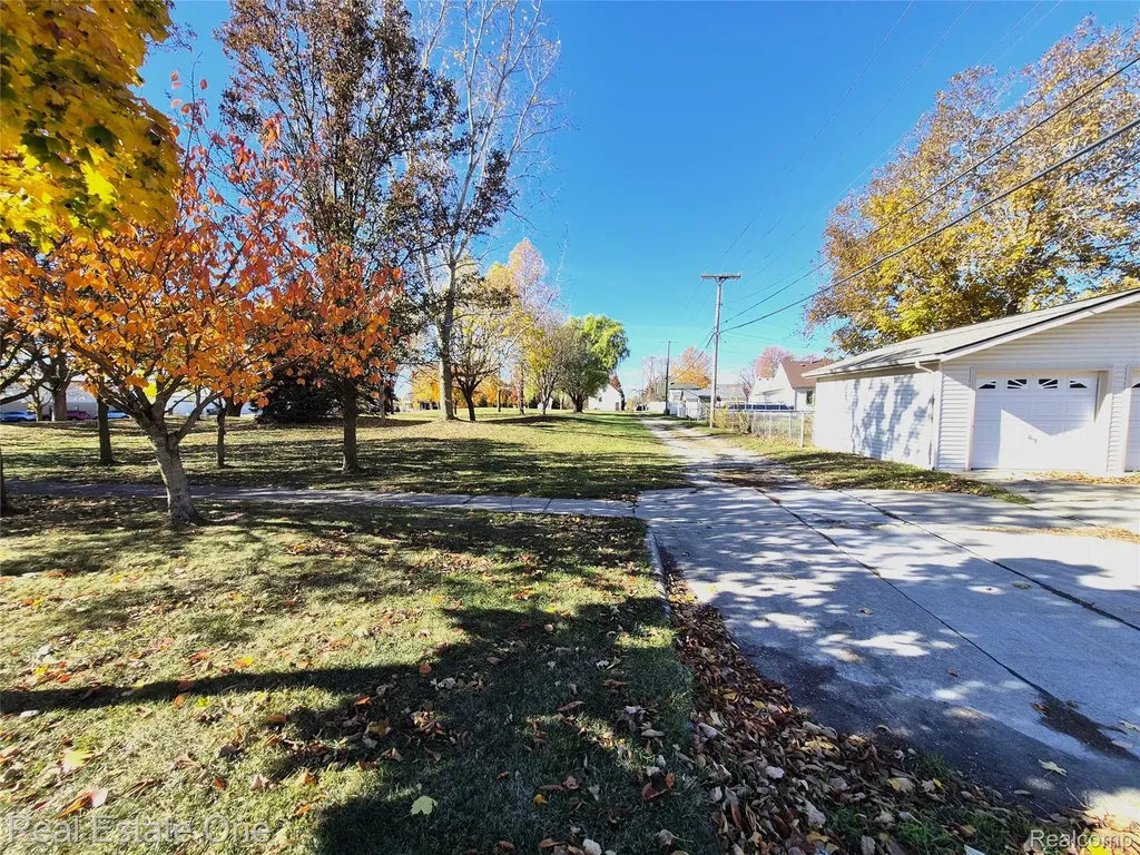 505 Forest Street Wyandotte City MI 48192
