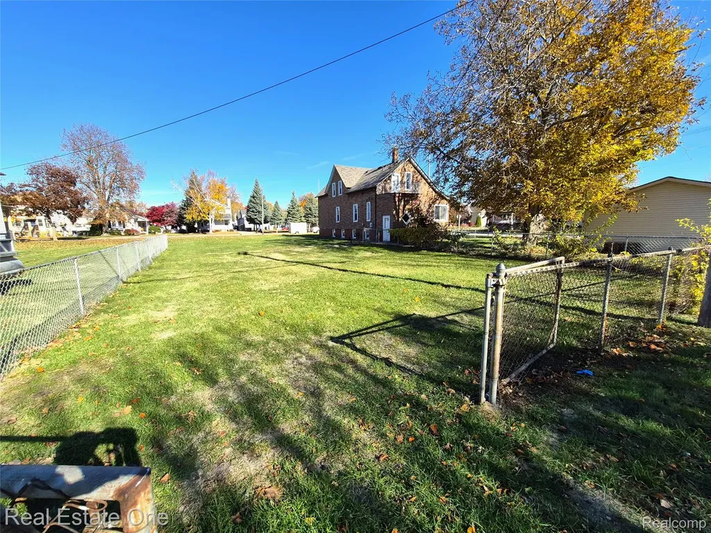 505 Forest Street Wyandotte City MI 48192