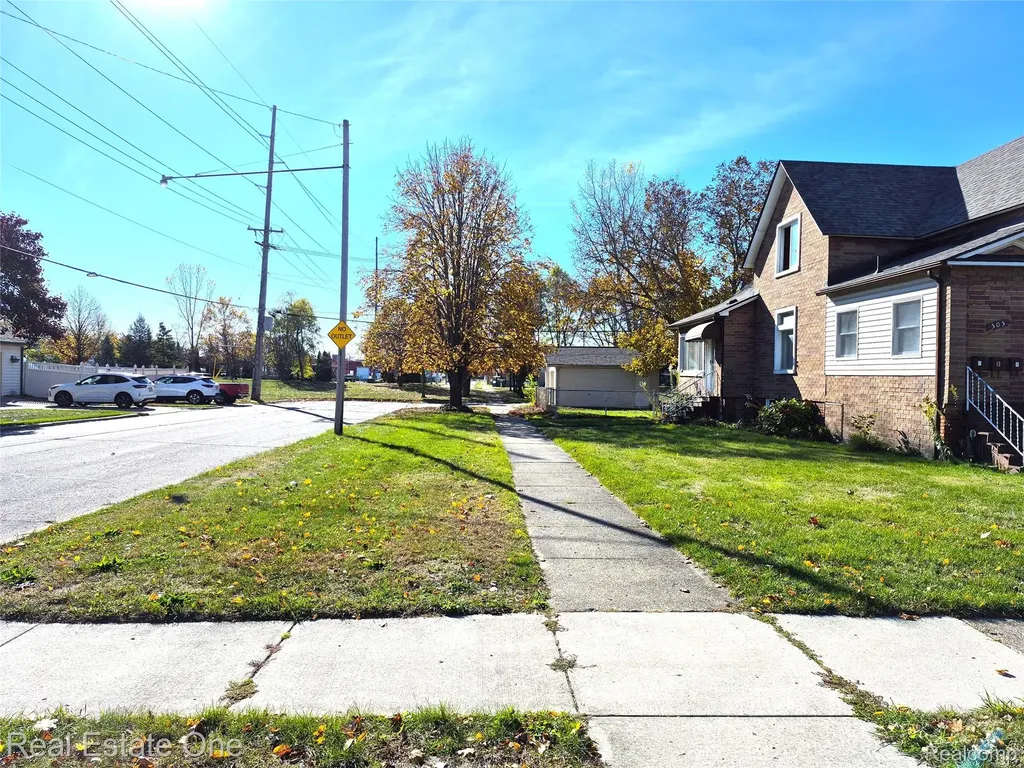 505 Forest Street Wyandotte City MI 48192