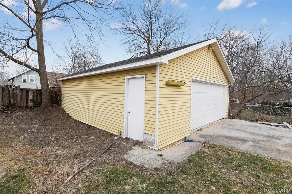 206 N Grinnell Street Jackson City MI 49202