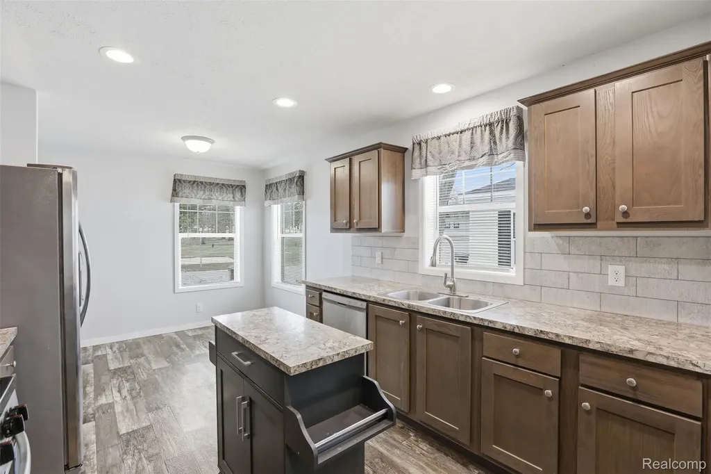 33 Bluebird Hill Drive Orion Charter Township MI 48359