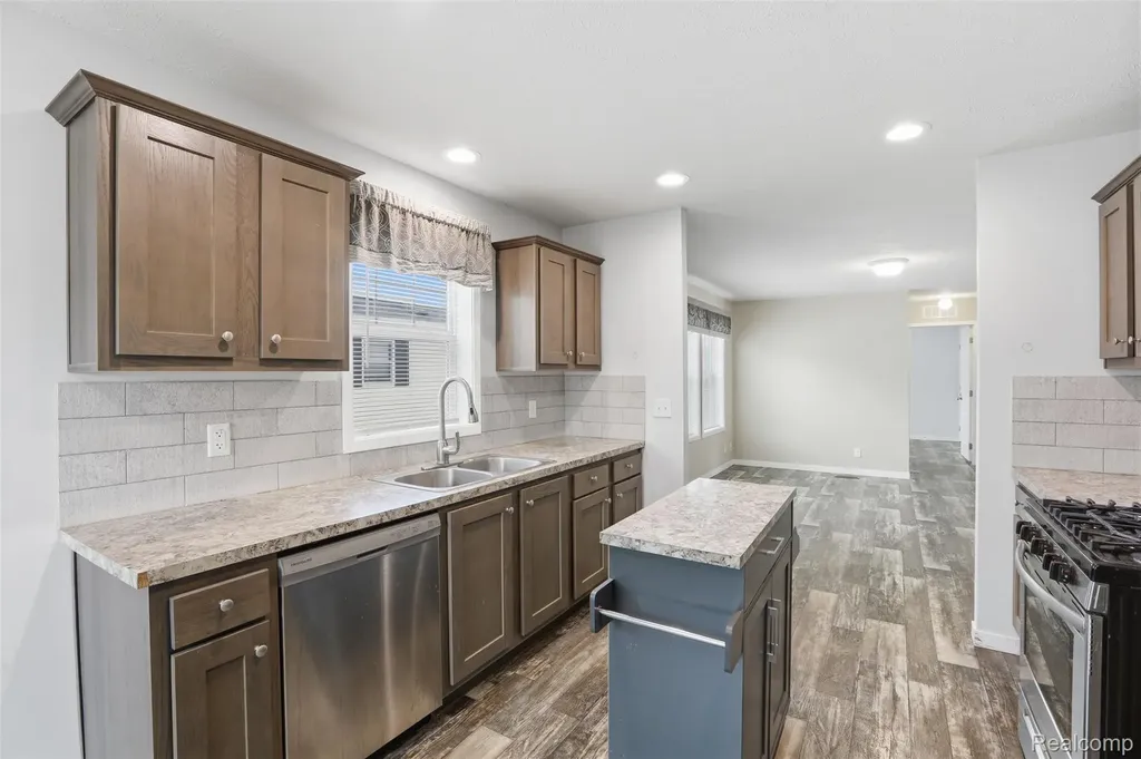 33 Bluebird Hill Drive Orion Charter Township MI 48359