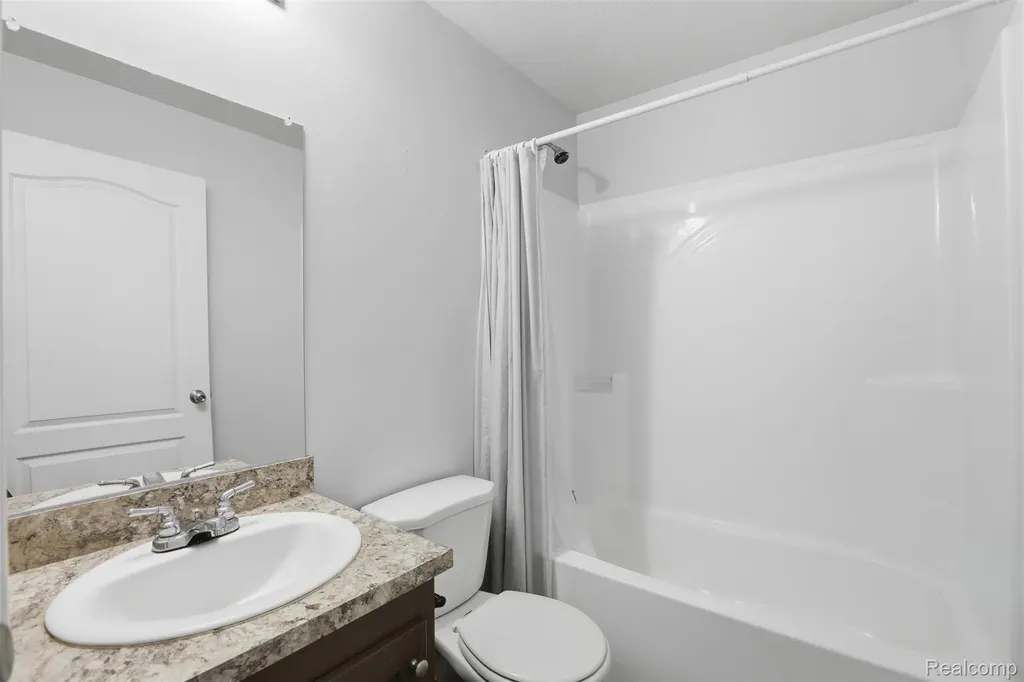 33 Bluebird Hill Drive Orion Charter Township MI 48359