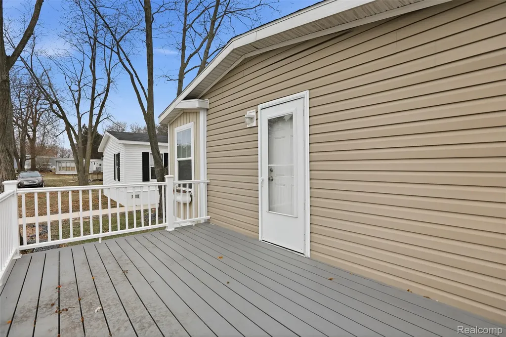 33 Bluebird Hill Drive Orion Charter Township MI 48359