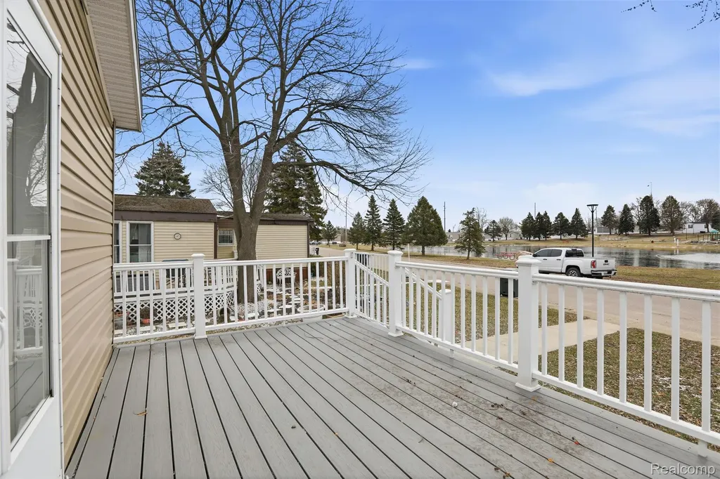 33 Bluebird Hill Drive Orion Charter Township MI 48359